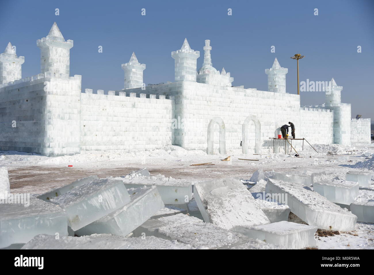 Hohhot, Hohhot, Chine. 14Th Jan, 2018. Hohhot, Chine 14ème Janvier 2018 : Le festival de la glace et de la neige est tenue à Hohhot, Chine du nord, région autonome de Mongolie intérieure. Crédit : SIPA Asie/ZUMA/Alamy Fil Live News Banque D'Images