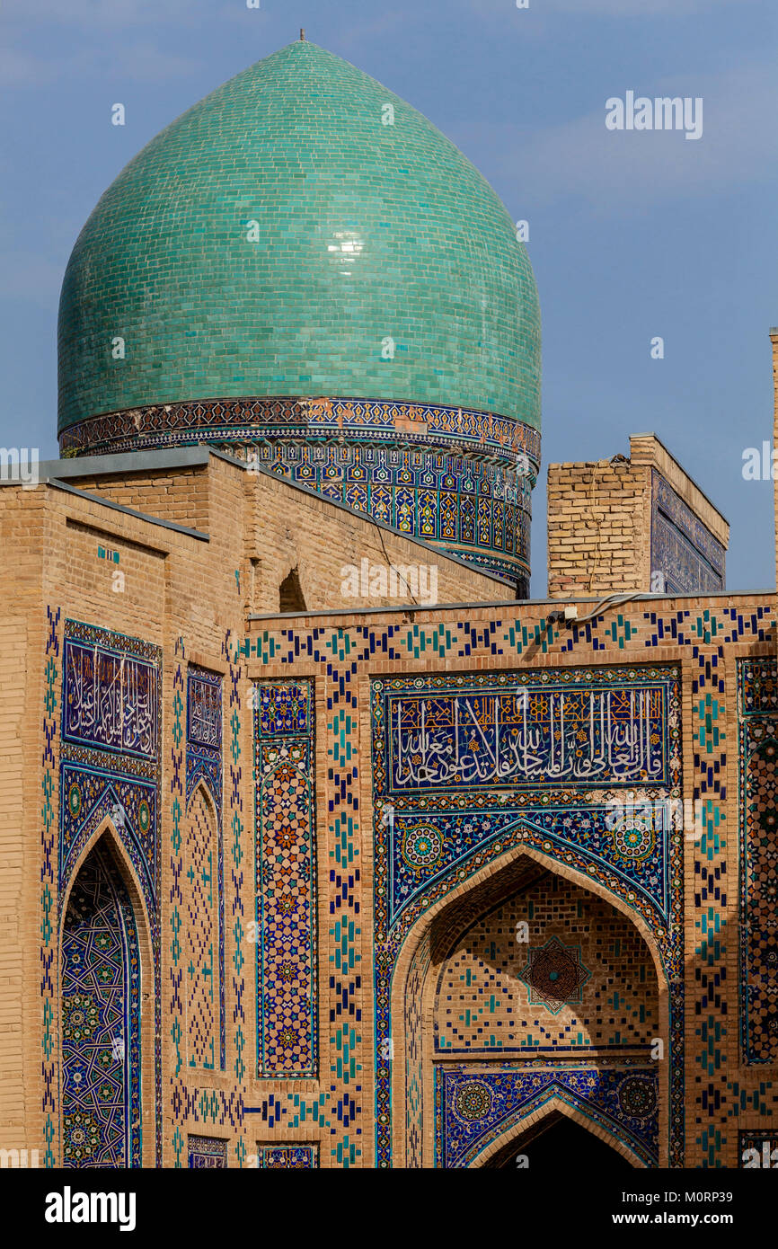 Un mausolée coloré au Shah-i-Zinda Mausolée complexe, Samarkand, Ouzbékistan Banque D'Images