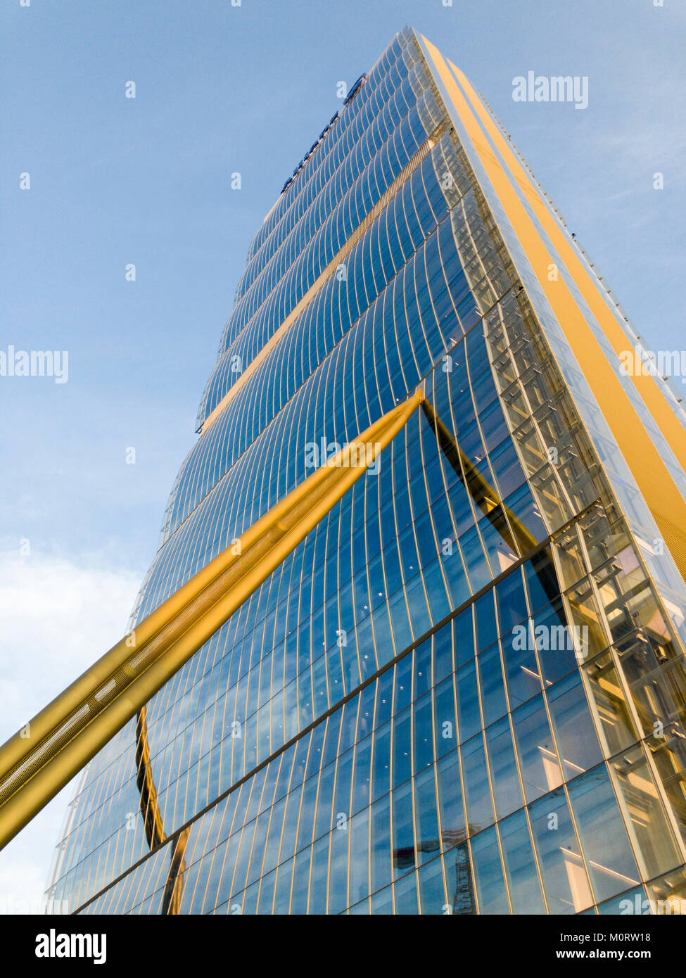 Allianz Tour, le droit, l'un est un droit 50 étages 209 mètres de gratte-ciel de Milan, Italie. 23 janvier, 2018. Allianz Italia nouveau headquarte Banque D'Images