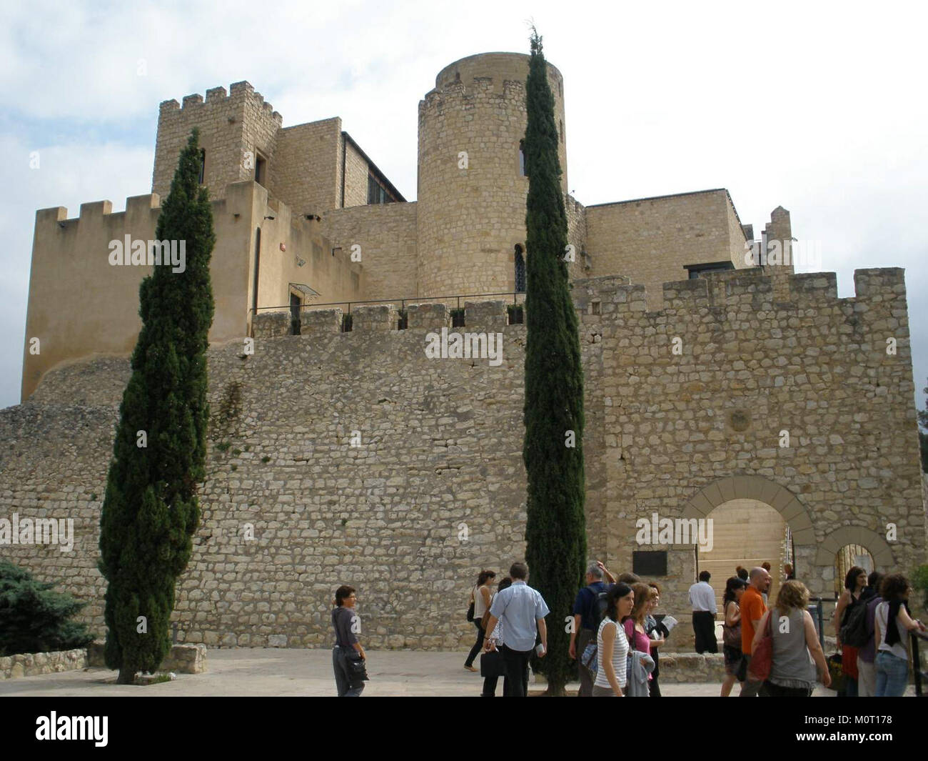 Castellet i la Gornal est une ville de Catalogne, en Espagne, connue pour le Castillo de Castellet, un château historique aux origines médiévales. C'est un exemple éminent de l'architecture de fortification espagnole. Banque D'Images