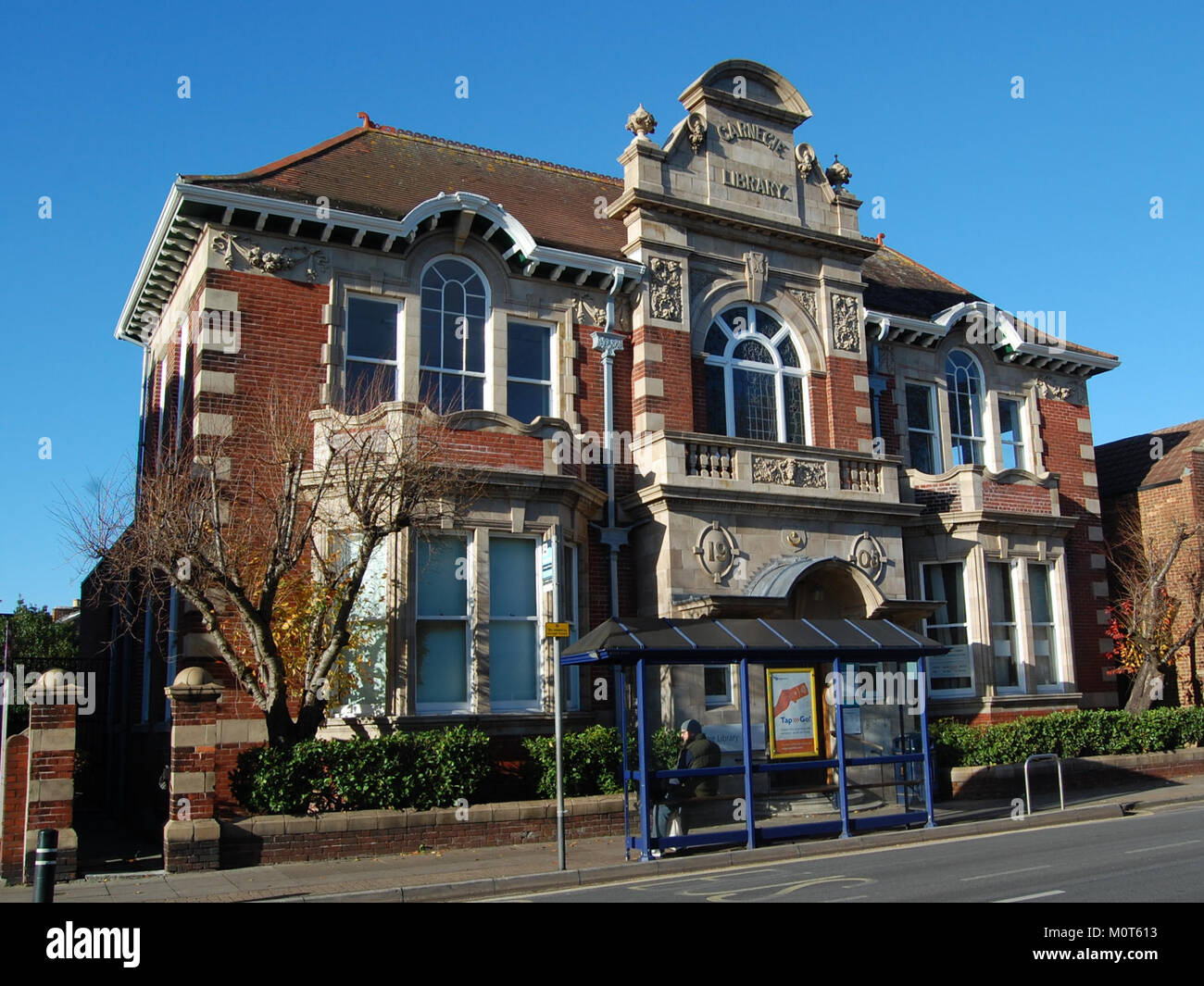 La bibliothèque Carnegie, Fratton Road, code 1402233 (NHLE Fratton) (novembre 2017) (2) Banque D'Images