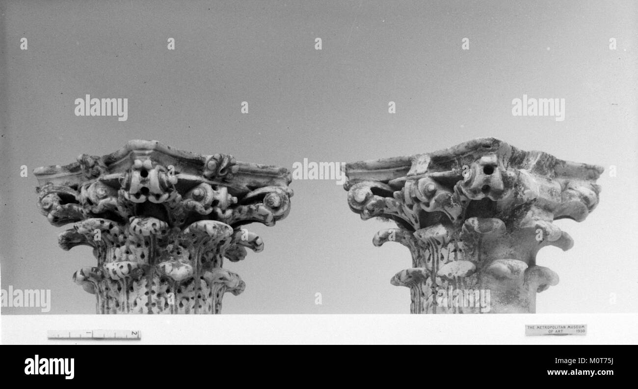 Cette pièce, intitulée 'Capital', fait partie de la collection MET. Il représente une représentation artistique, symbolisant éventuellement des thèmes politiques ou économiques associés aux centres urbains ou aux capitales. Banque D'Images