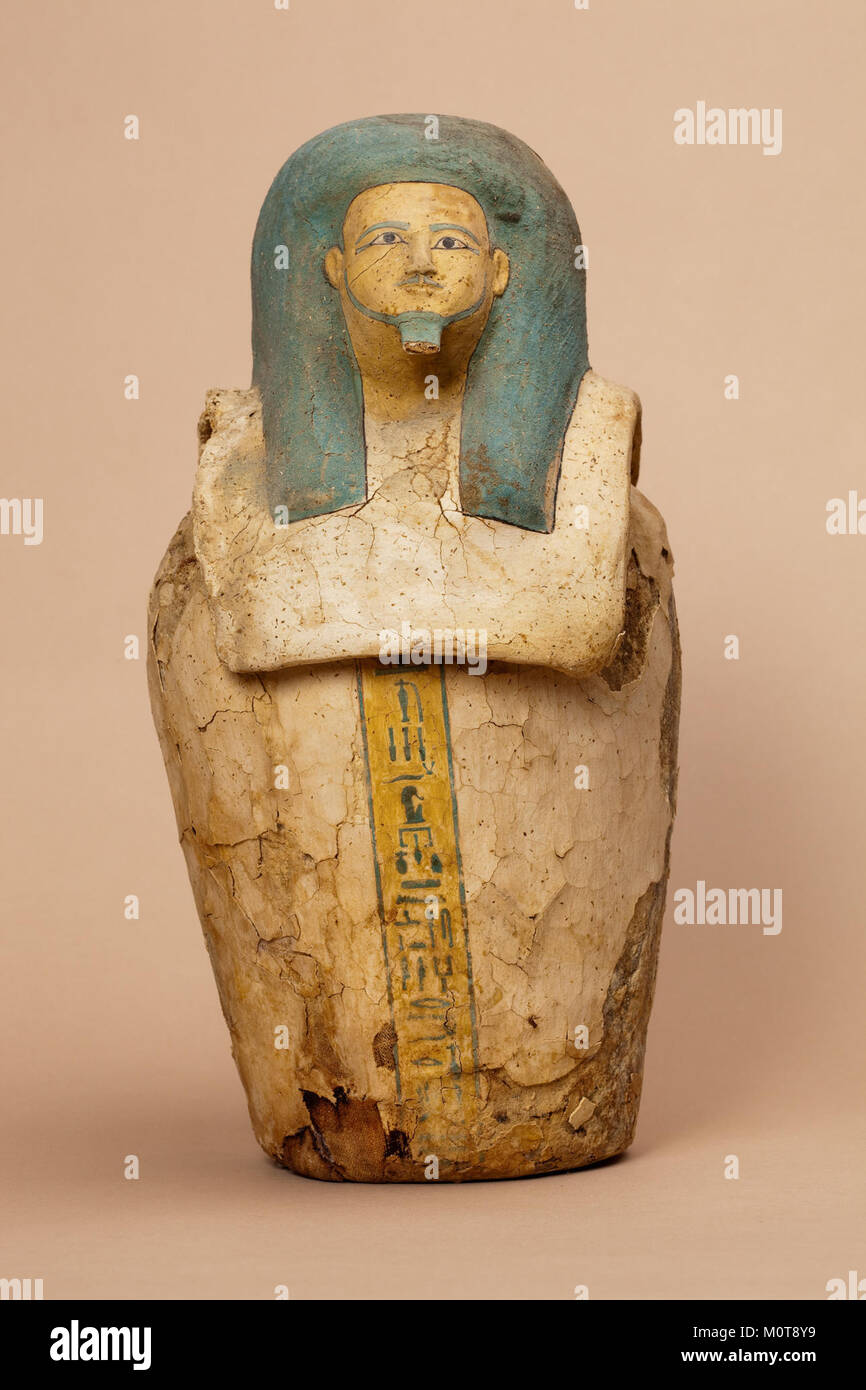 Le pot canopique de Kay est un ancien artefact égyptien utilisé pour stocker les organes du défunt pour momification. Cette jarre est une pièce importante de la pratique funéraire égyptienne, datant de la période du nouvel Empire. Banque D'Images