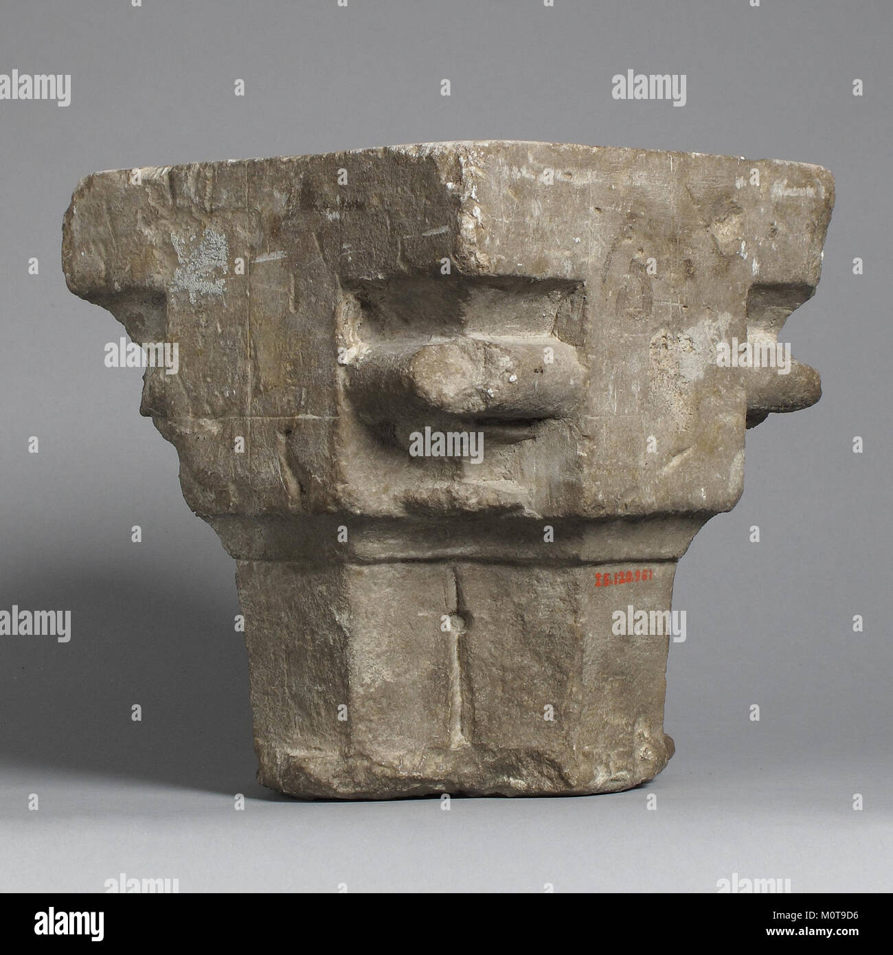 'Capital MET cdi25-120-9619' fait référence à un élément spécifique d'une collection ou d'une archive liée à la région métropolitaine, éventuellement lié à des études urbaines ou à des documents architecturaux. Banque D'Images