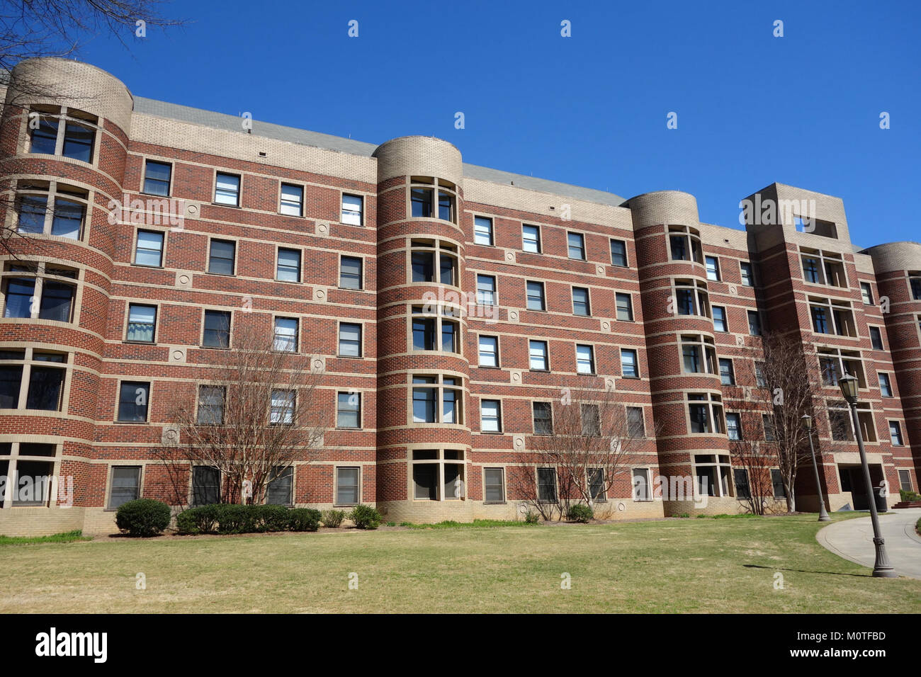 Les appartements Center Street du Georgia Institute of Technology offrent un logement étudiant et sont conçus pour offrir une expérience de vie moderne au cœur d'Atlanta. Les appartements font partie du complexe de logements du campus, offrant un accès pratique aux installations du campus. Banque D'Images
