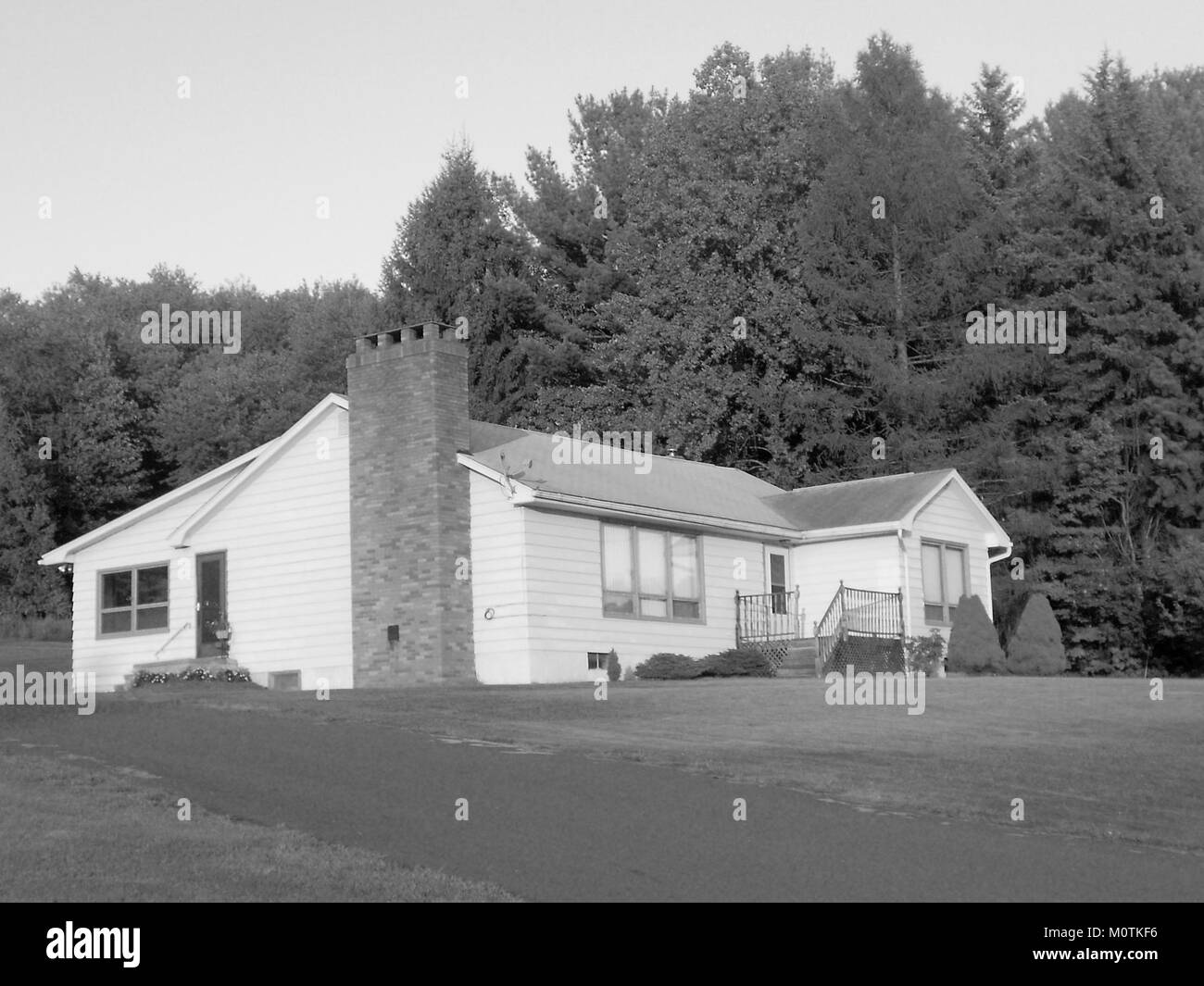 Une photographie en noir et blanc du canton de Carbondale dans le comté de Lackawanna, en Pennsylvanie, capturant le paysage et les caractéristiques historiques de la ville. Banque D'Images