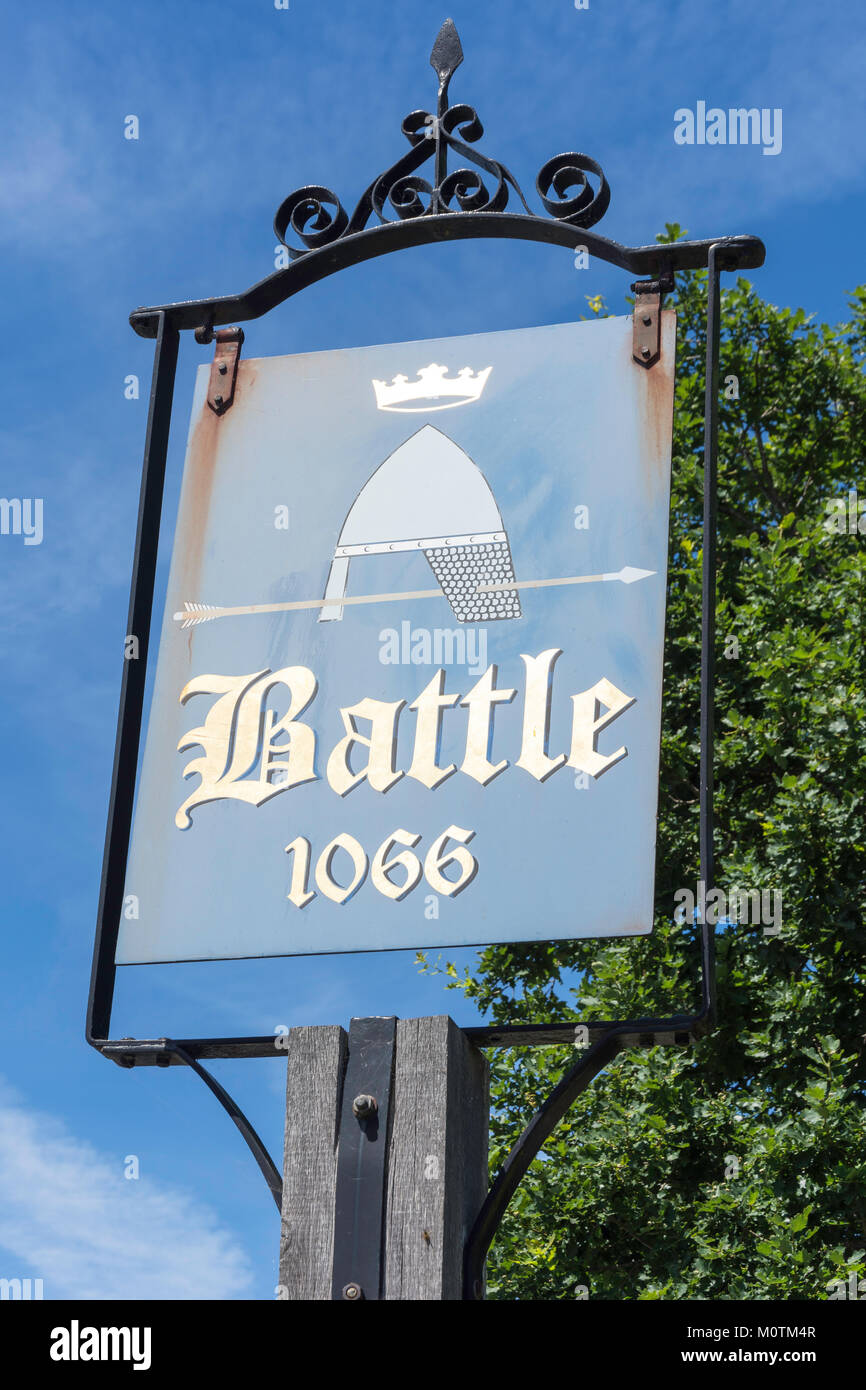1066 Bataille Ville signe, High Street, Battle, East Sussex, Angleterre, Royaume-Uni Banque D'Images