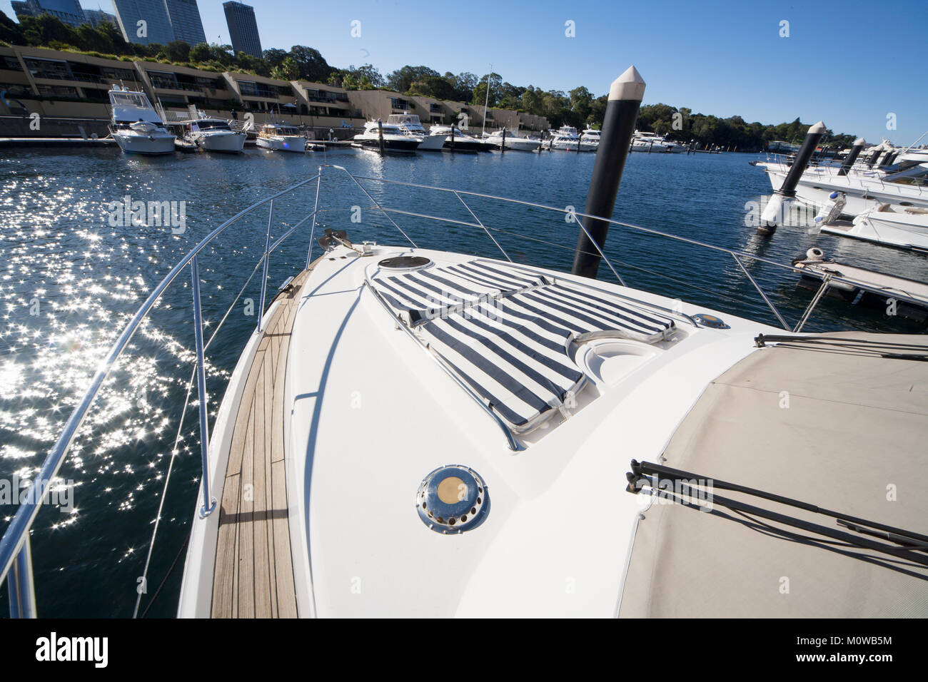 Voile à Woolloomooloo Wharf à Sydney Banque D'Images