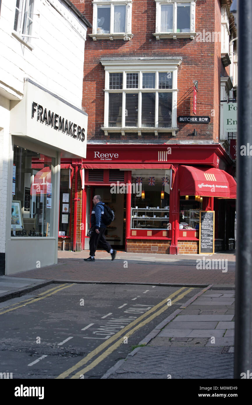 Reeve le boulanger sur Butcher Row, une rue médiévale, à Salisbury, Angleterre. Banque D'Images