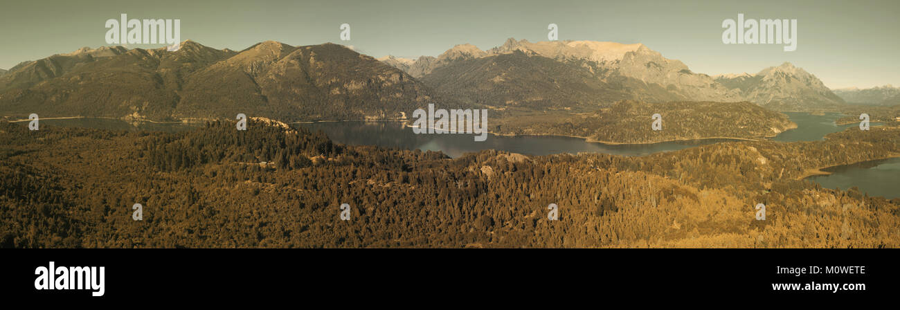 Voir des lacs Nahuel Huapi et les pentes de la montagne Cerro Campanario près de Bariloche. L'Argentine, l'Amérique du Sud Banque D'Images