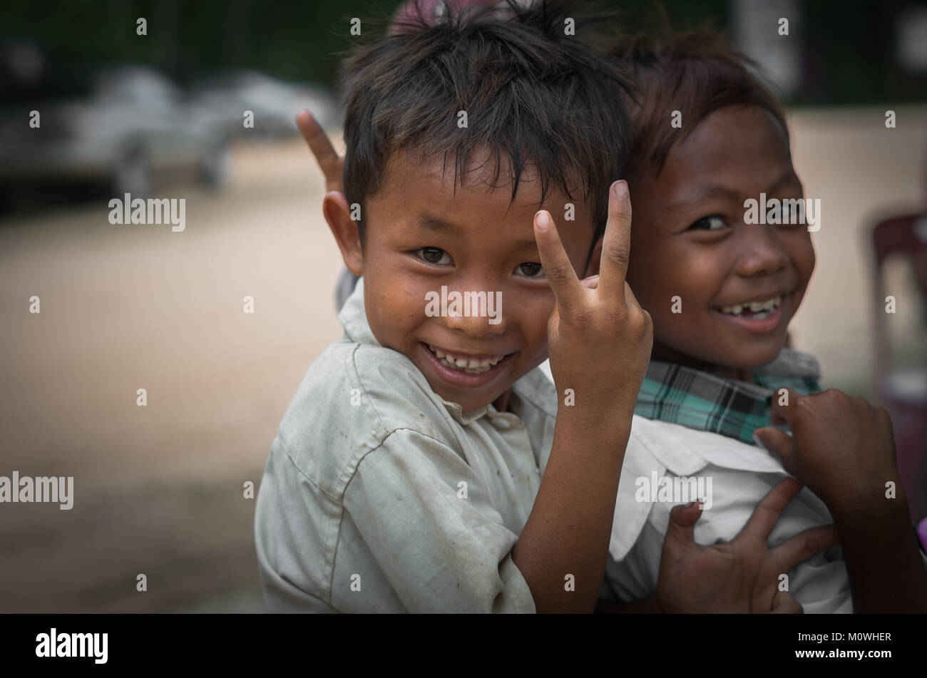 SIEM REAP, Cambodge - 2 mai : les garçons non identifiés de Cambodgiens à spean kabal le 2 mai 2015 à Siem Reap, Cambodge Banque D'Images