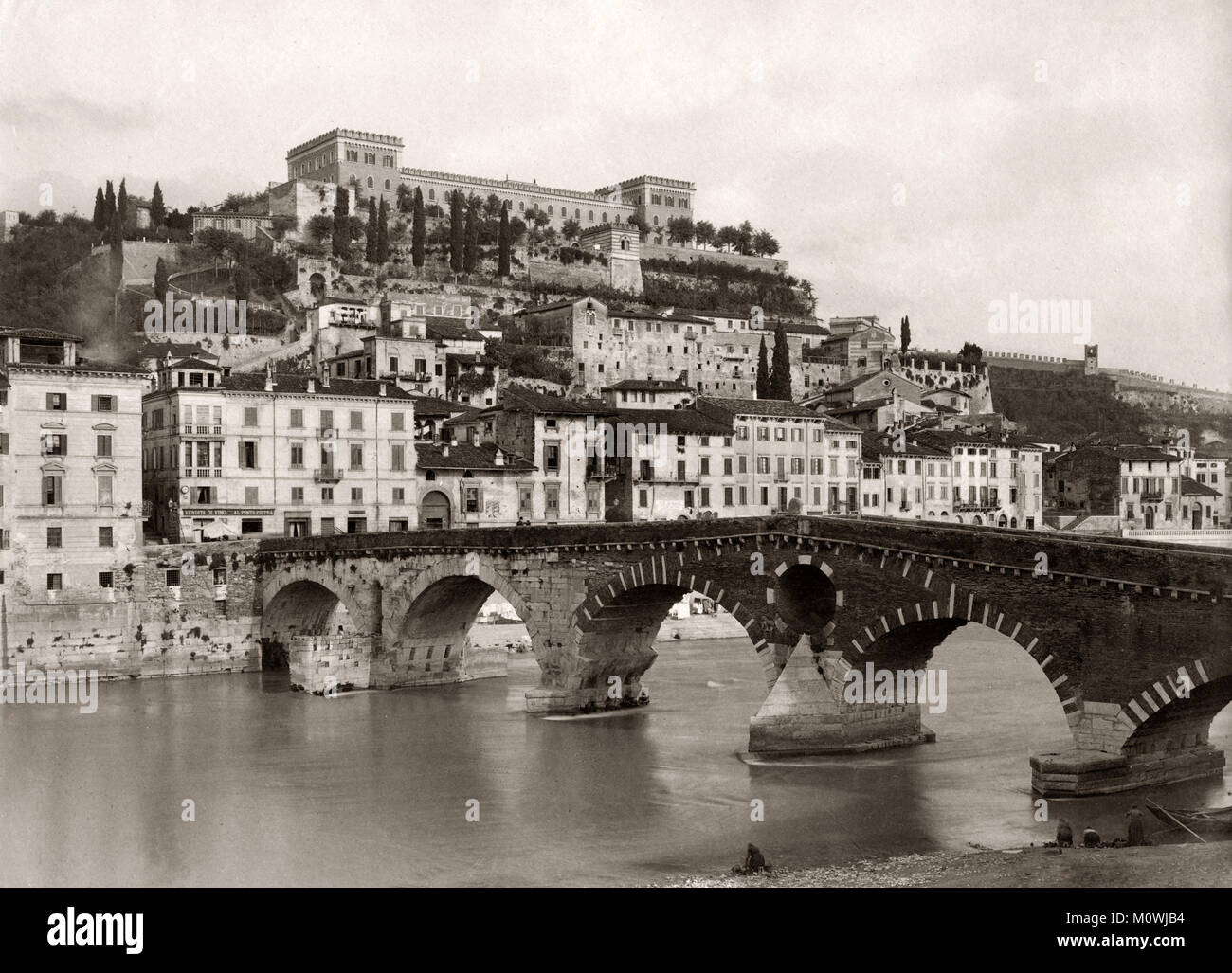 C.1880 s Italie - Vérone pont Ponte Pietra Banque D'Images