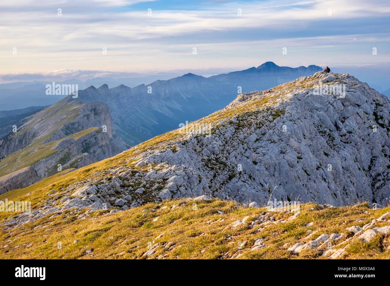 France,Isère,Parc Naturel Régional du Vercors, la réserve naturelle nationale des hauts plateaux du Vercors,le Vercors vu du haut des crêtes de Grand Veymont (alt : 2341 m), point le plus élevé du massif du Vercors Banque D'Images