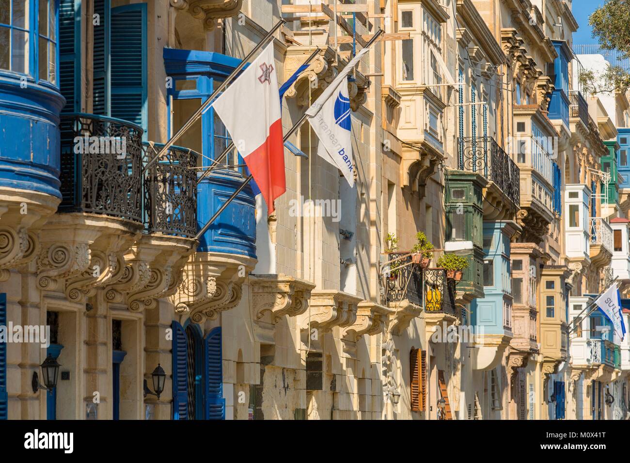 Malte, La Valette, classée au Patrimoine Mondial de l'UNESCO, au centre-ville typique en bois,de la coursive avec bow-windows Banque D'Images