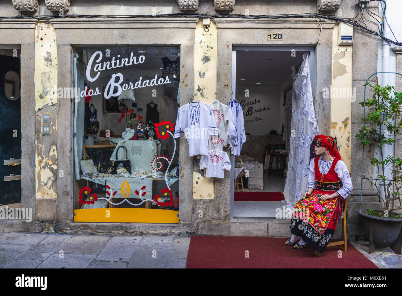 Boutique traditionnelle sur la vieille ville de Viana do Castelo ville dans la région de Norte de Portugal Banque D'Images