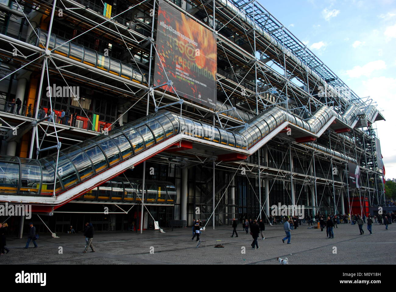 Le Centre Georges Pompidou bâtiment (ou Centre Pompidou) est un bâtiment abritant le Musée National d'Art Moderne, le centre pour la musique et à l'ac Banque D'Images