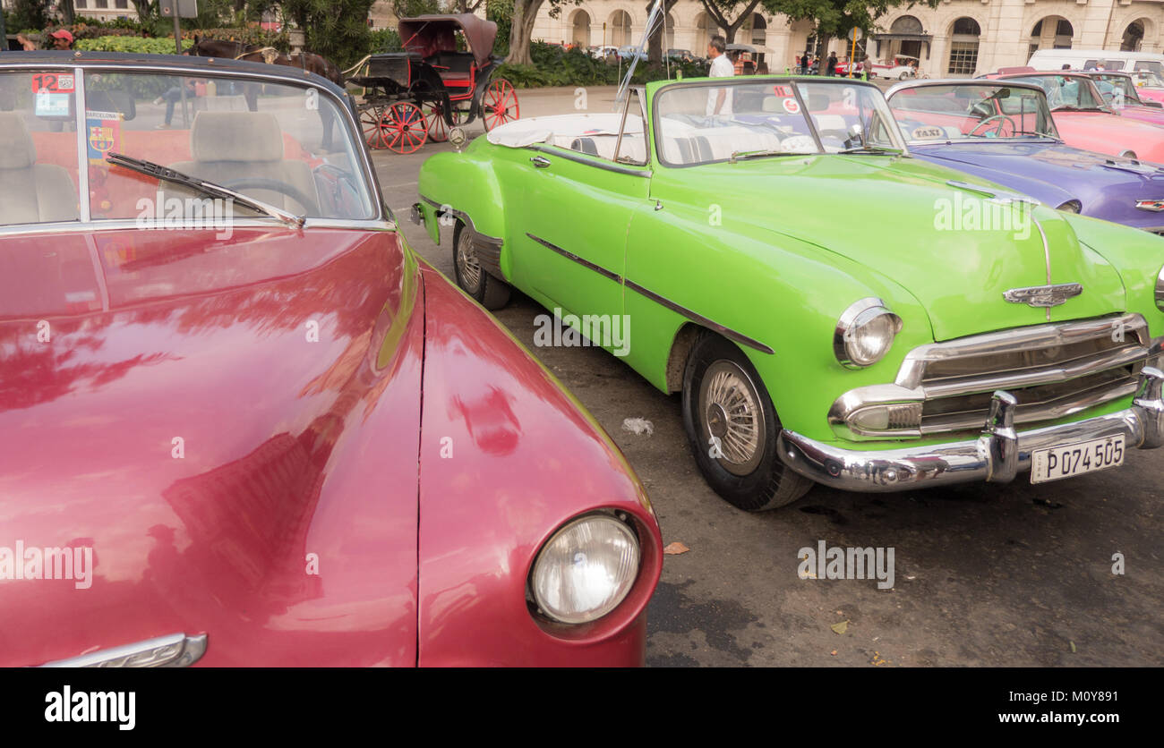 Années 1940 et 1950 voitures de La Havane, Cuba Banque D'Images
