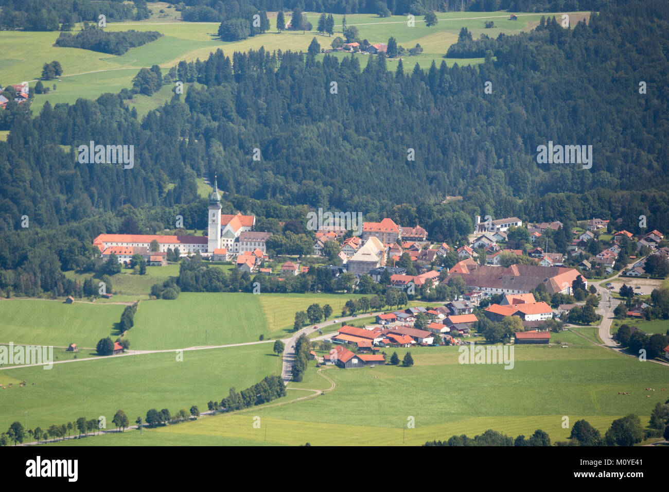 Vue aérienne de Rottenbuch, district de Weilheim-Schongau, Bavière, Allemagne Banque D'Images