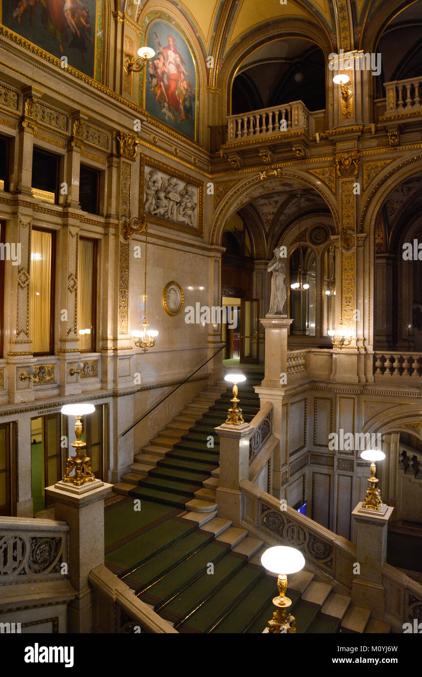 L'intérieur de l'opéra de Vienne Banque D'Images