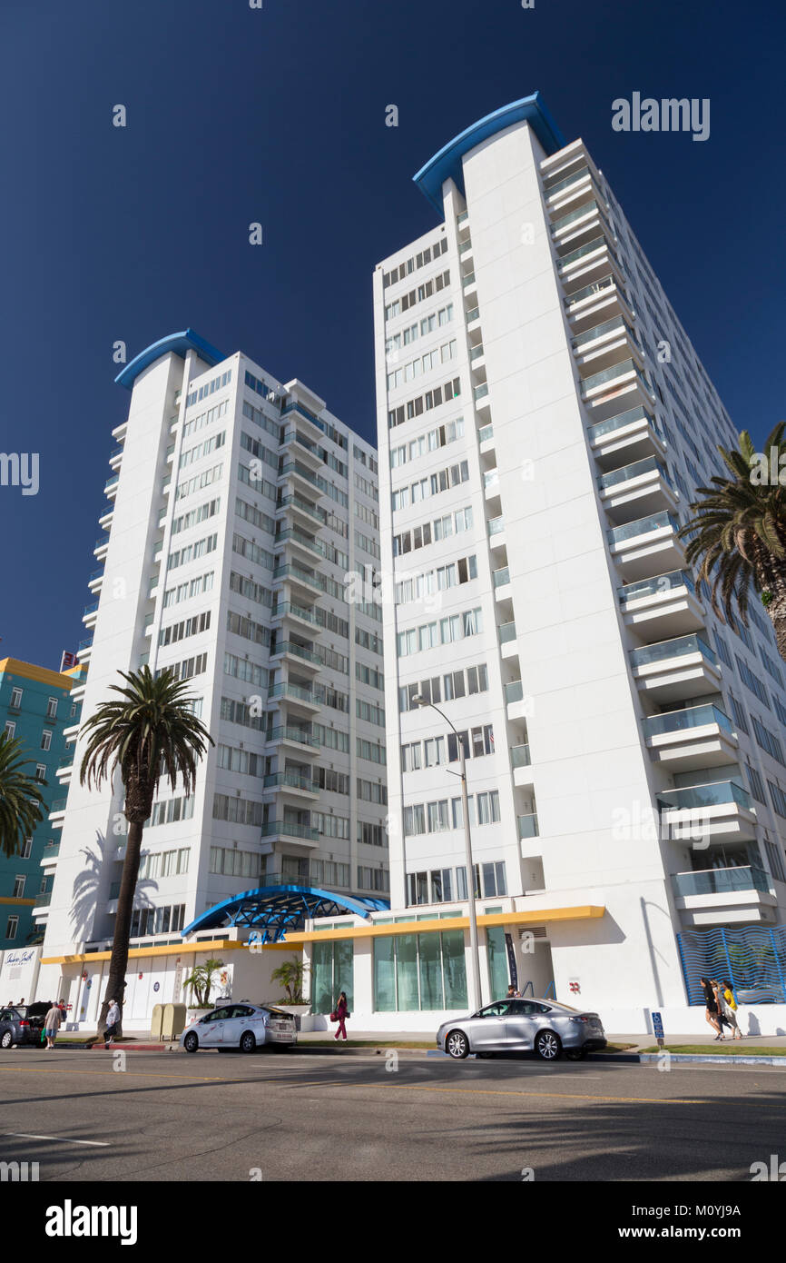 Pacific Plaza apartments, Ocean Avenue, Santa Monica, Californie, États-Unis Banque D'Images
