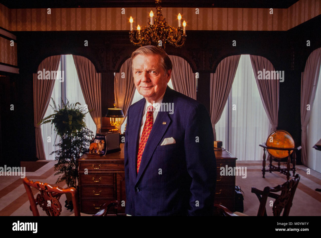 Paul S. Amos dans son bureau AFLAC. AFLAC a été fondée par les frères