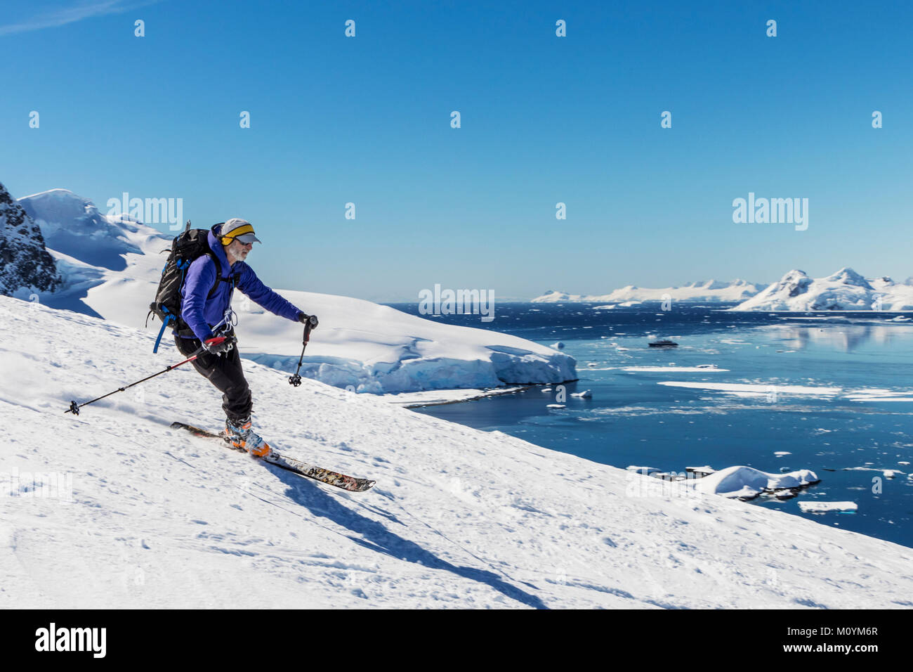 Ski alpin ski alpinisme alpin ; Île Nansen l'Antarctique ; Banque D'Images