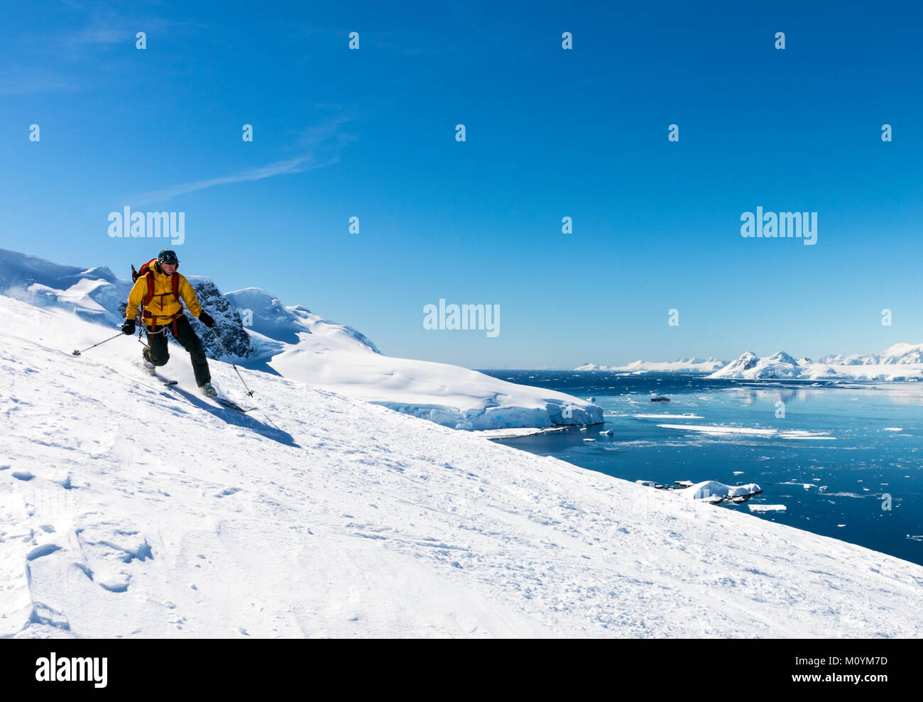Ski alpin ski de télémark ; Île Nansen l'Antarctique ; Banque D'Images