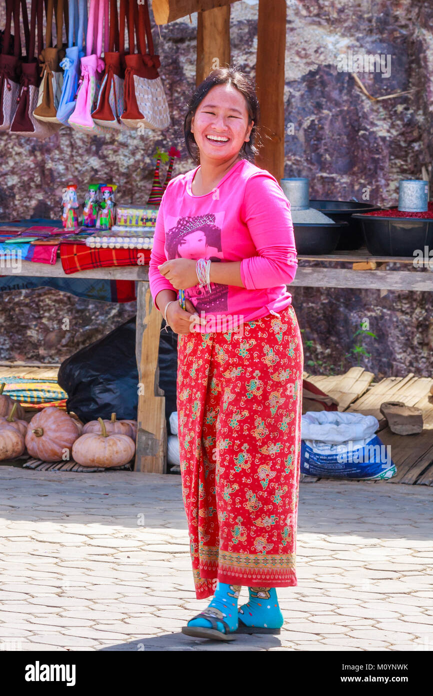 Femme hilltribe Hmong, la province de Tak, Thaïlande Banque D'Images