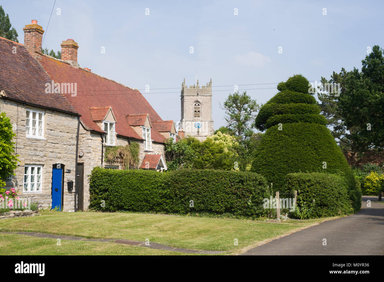 Eglise de Saint-André et village, Cleeve avant dans le Vale of Evesham, Worcestershire, Angleterre, Royaume-Uni, Europe Banque D'Images