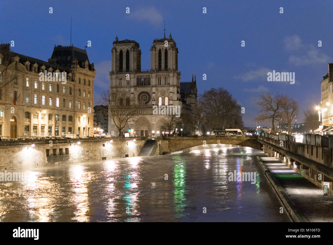 Paris, France. 25 Jan, 2018. L'eau des inondations ne cesse d'augmenter à Paris, Seine en crue le 25 janvier 2018 Credit : RichFearon/Alamy Live News Banque D'Images