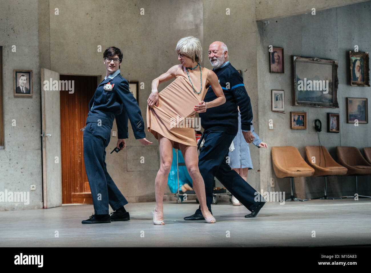 Londres, Royaume-Uni. 24 Jan, 2018. Peeping Tom présent Moeder (mère) au Barbican qui court du 24 au 27 janvier. La performance est de la parto London International Mime Festival 2018. Crédit photo : Danilo Moroni/Alamy Live News Banque D'Images