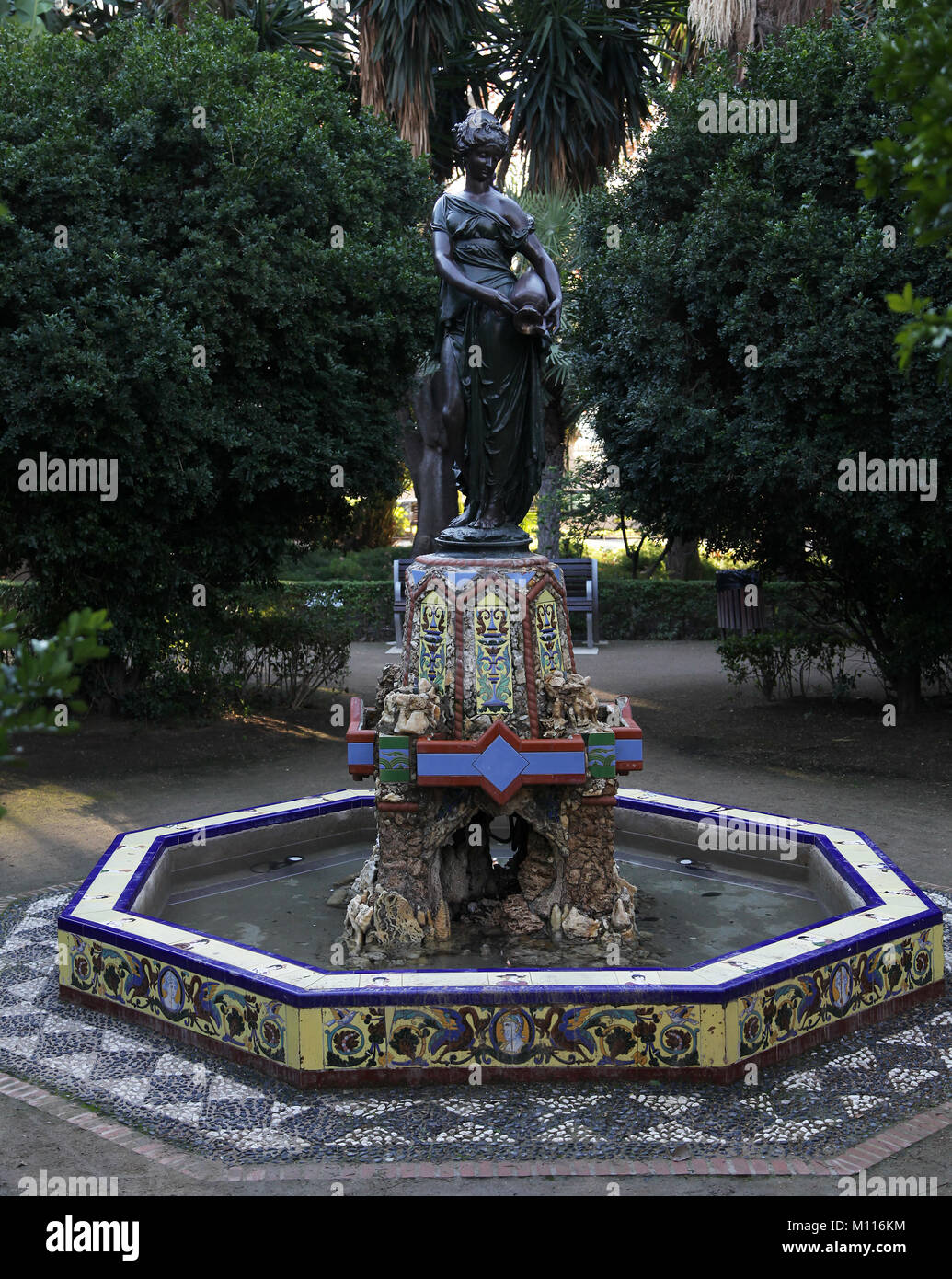 Statues à Paseo del Parque à Malaga, Espagne Banque D'Images