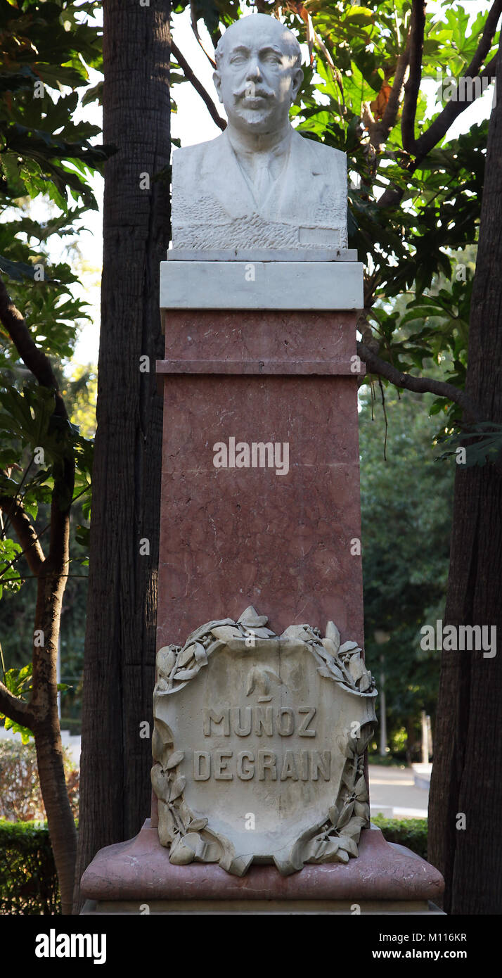 Statues à Paseo del Parque à Malaga, Espagne Banque D'Images