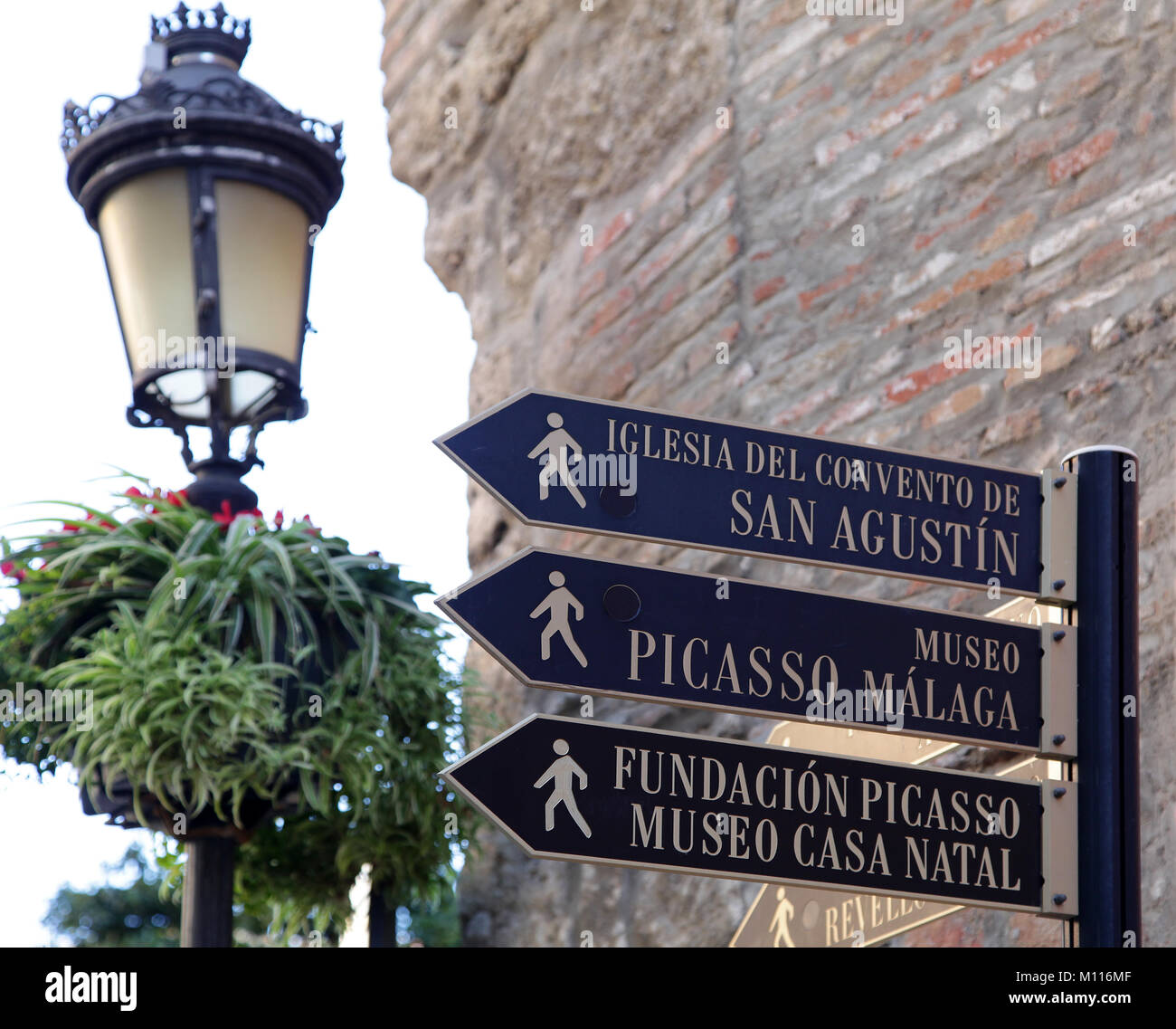 Panneaux de rue / panneau de rue à Malaga San Agustin Museo Picasso etc Banque D'Images