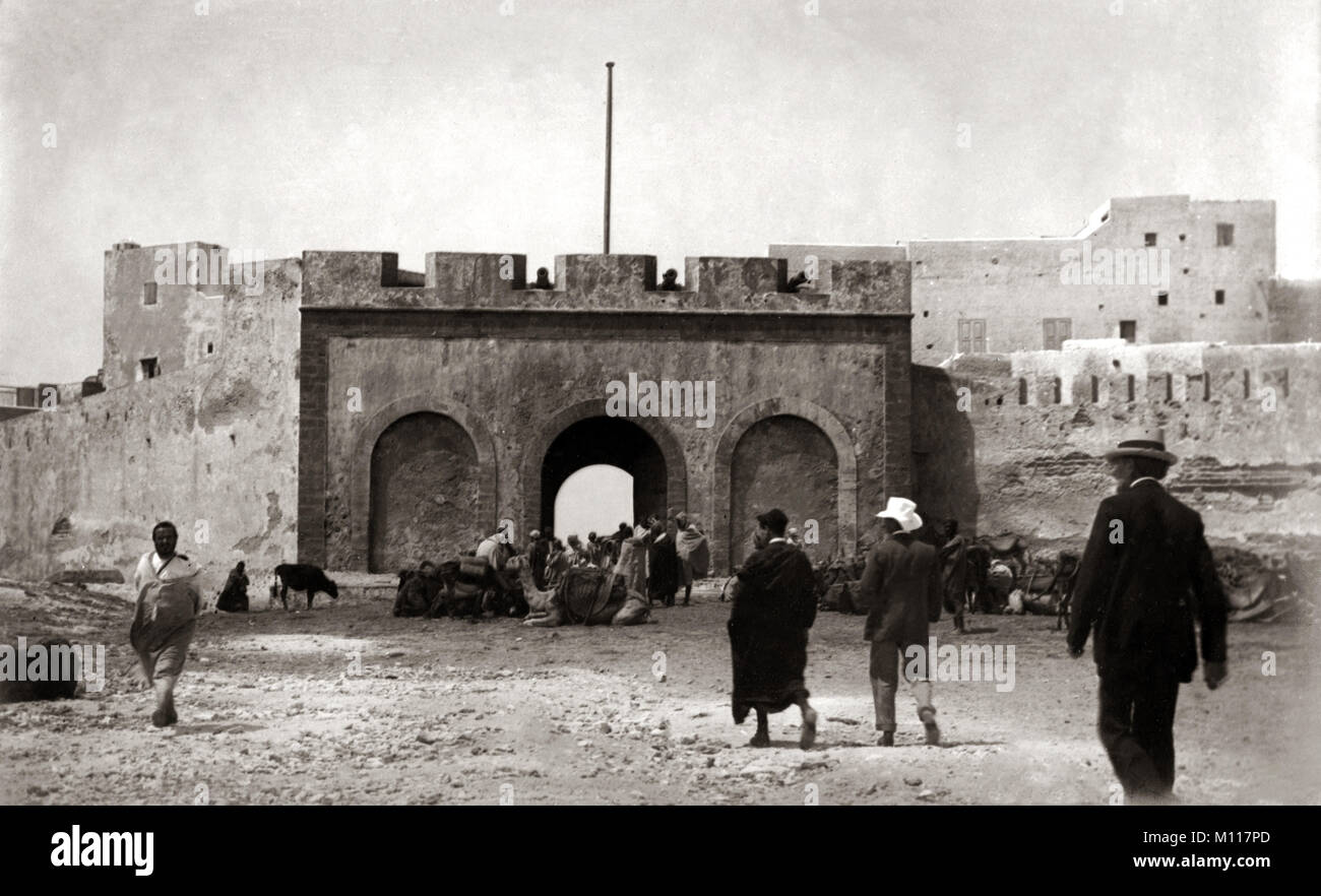 Scène de rue, Tanger, Maroc, c.1900 Banque D'Images