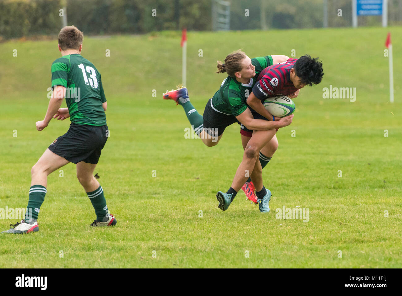 Les étudiants de l'Université de Kent à Canterbury en compétition dans un match de rugby. contre un autre université. Banque D'Images