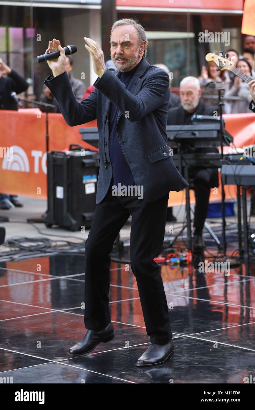 Neil Diamond effectue sur NBC's "Aujourd'hui" du Rockefeller Plaza le 20 octobre 2014 dans la ville de New York. Banque D'Images