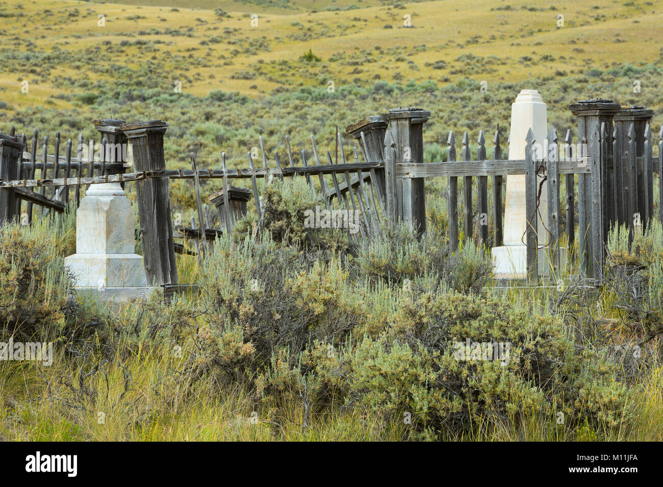 Un cimetière à l'extérieur de l'Bannack Ghost Town, dans le Montana. USA Banque D'Images