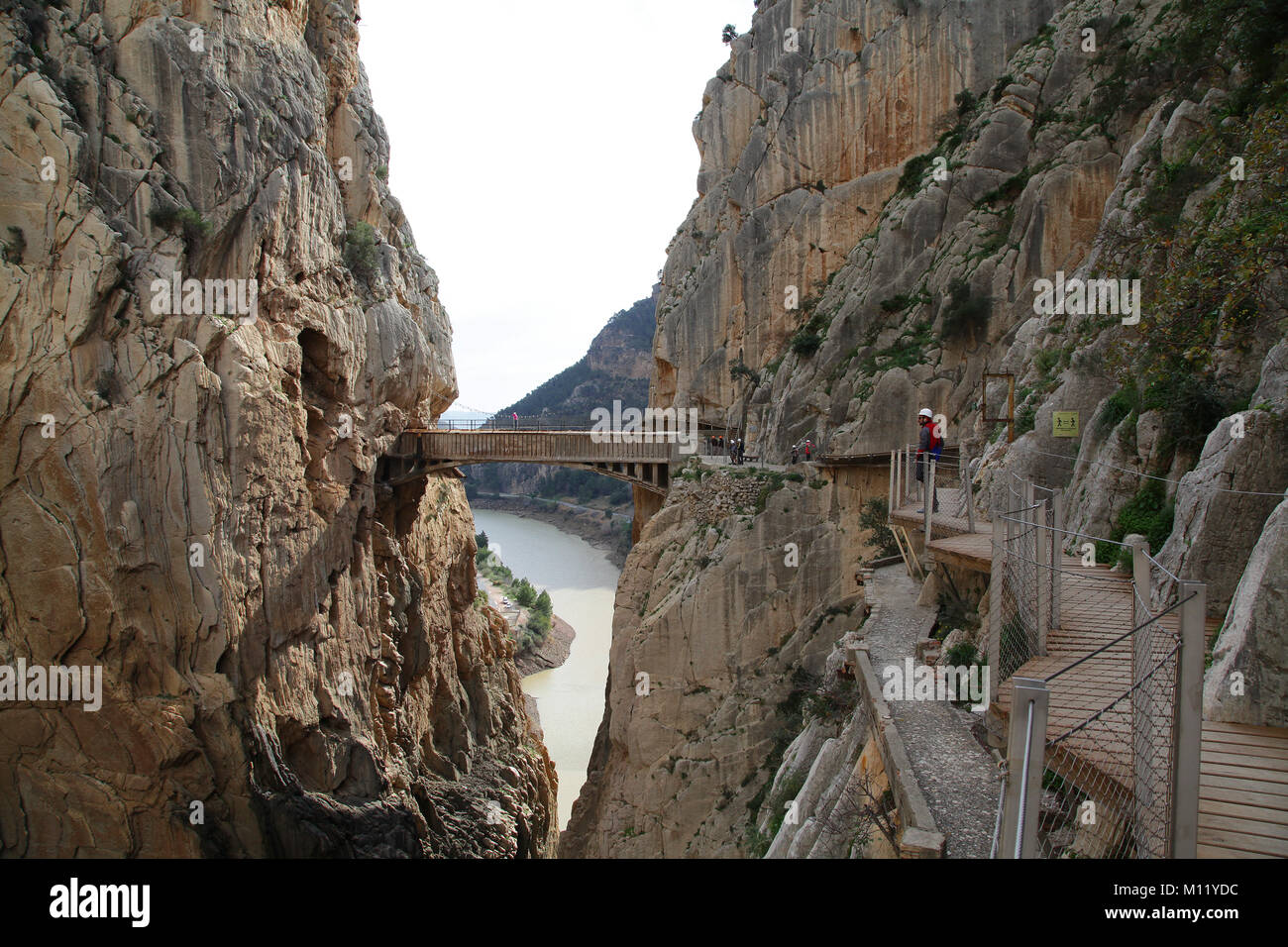 Caminito del Rey ou Camino.un chemin de randonnée ou promenade aménagée le long de la gorge de El Chorro, Malaga Espagne.2,9 km distance. Banque D'Images
