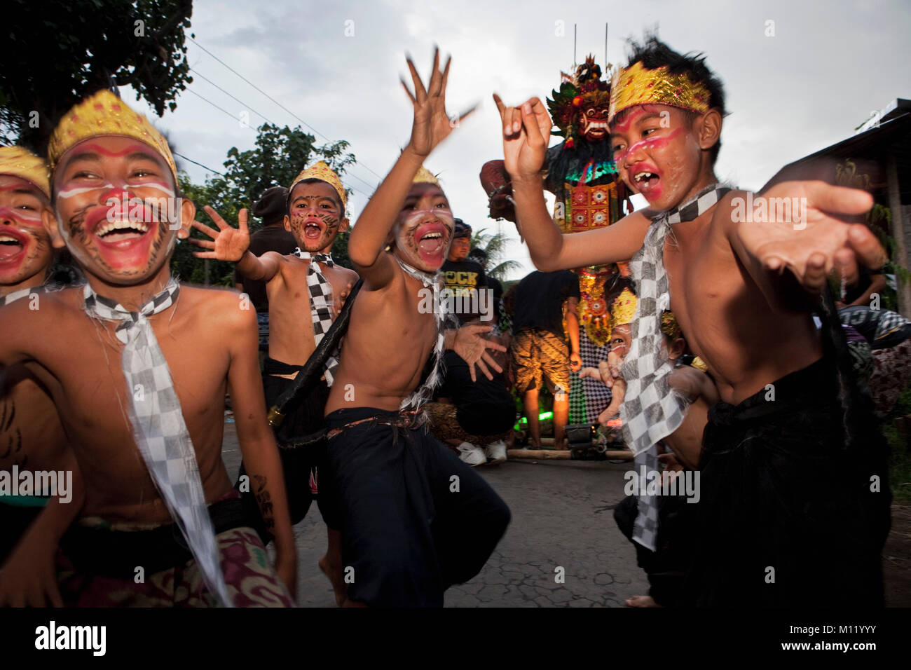 L'île de Bali, Indonésie, Tejakula, festival, celibrated Ogoh-Ogoh le jour avant, le nouvel an balinais Nyepi. Banque D'Images