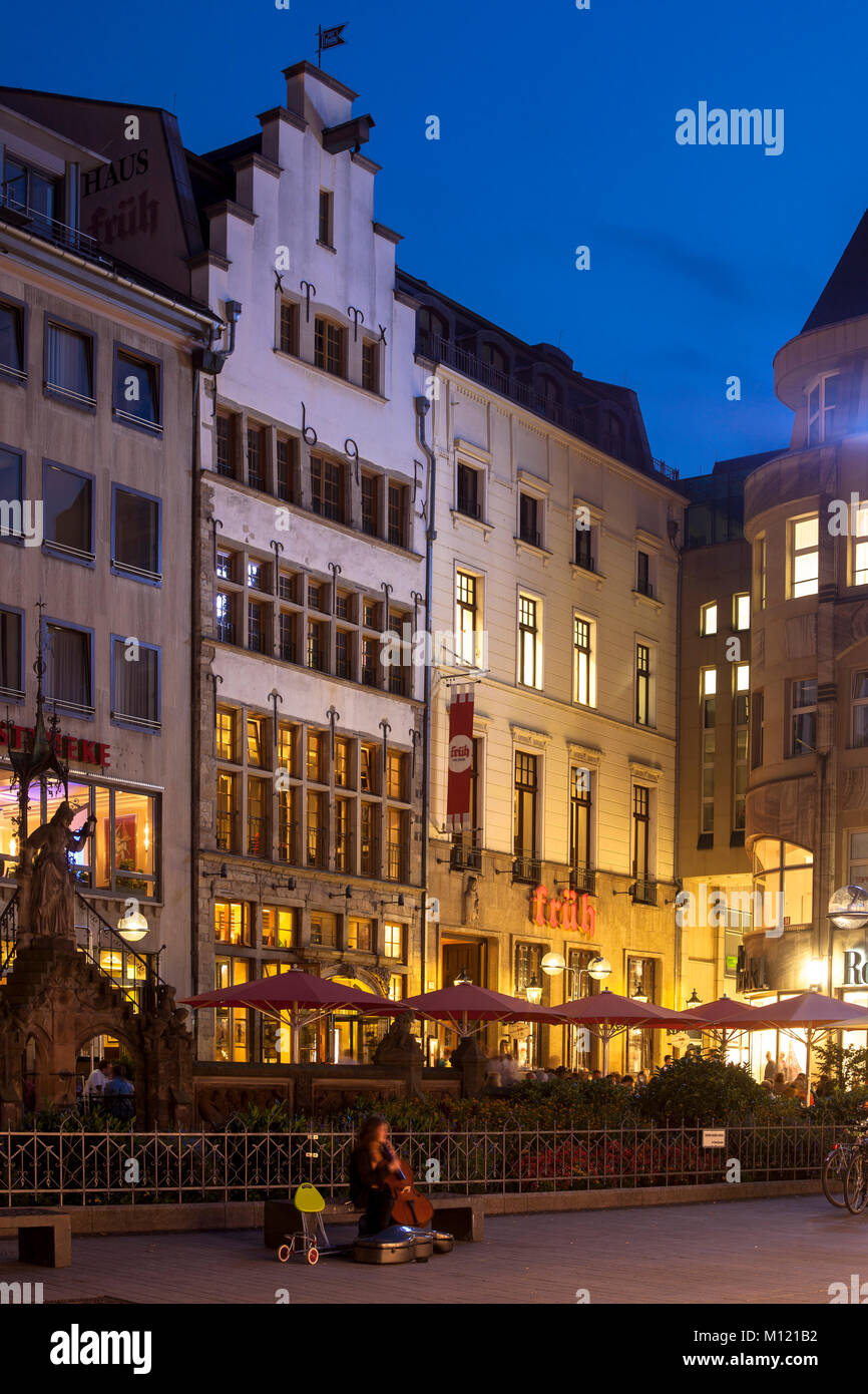 Allemagne, Cologne, pub brasserie Frueh près de la cathédrale. Deutschland, Koeln, Frueh Brauhaus am Dom. Banque D'Images