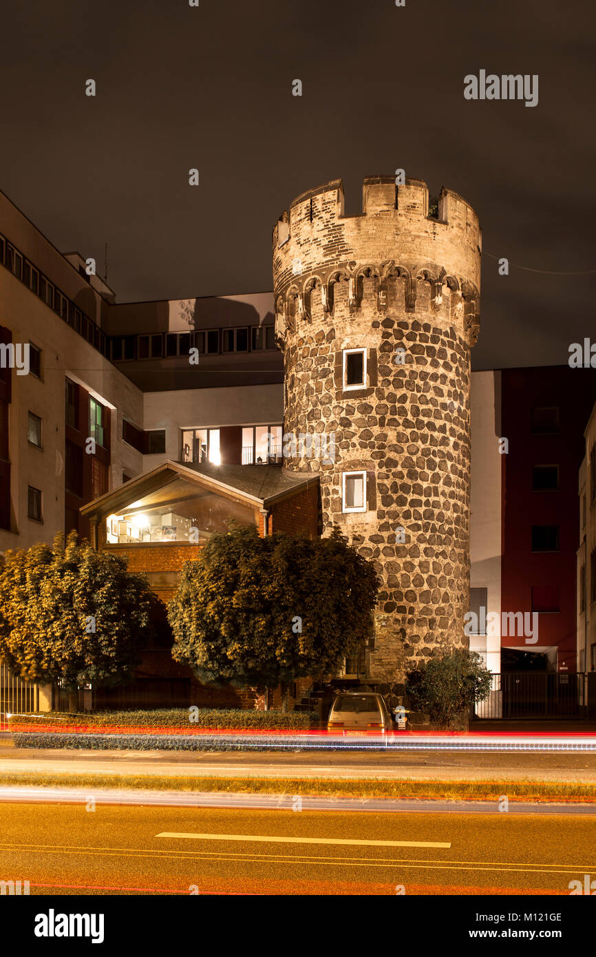 Allemagne, Cologne, la Tour de la rue Kunibert Konrad-Adenauer-Ufer, la tour qui est aussi Wegschnapp calles faisait partie de la ville médiévale. Banque D'Images