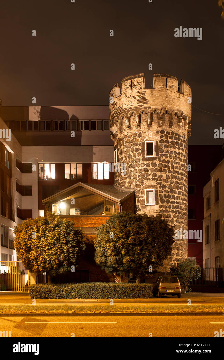 Allemagne, Cologne, la Tour de la rue Kunibert Konrad-Adenauer-Ufer, la tour qui est aussi Wegschnapp calles faisait partie de la ville médiévale. Banque D'Images