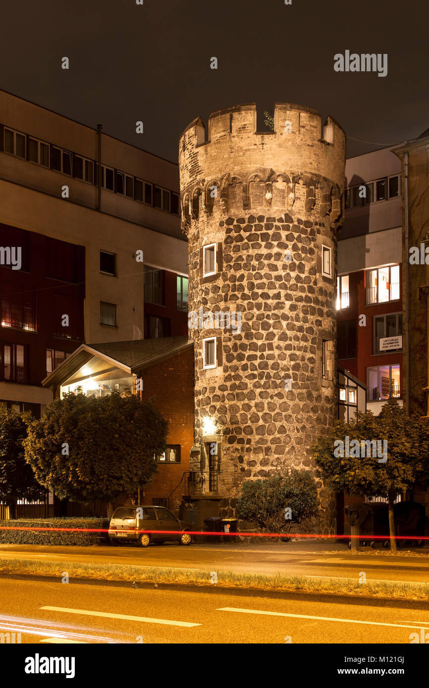 Allemagne, Cologne, la Tour de la rue Kunibert Konrad-Adenauer-Ufer, la tour qui est aussi Wegschnapp calles faisait partie de la ville médiévale. Banque D'Images