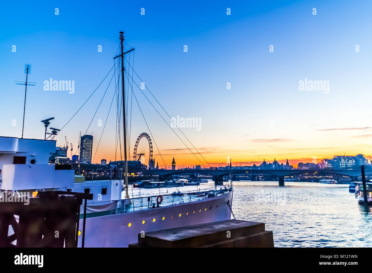 Embankment, London Eye, London, UK Banque D'Images