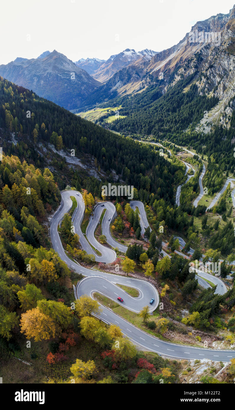 Serpentines au Col Majola,Val Bregaglia,Suisse,Valais,Engadine Banque D'Images