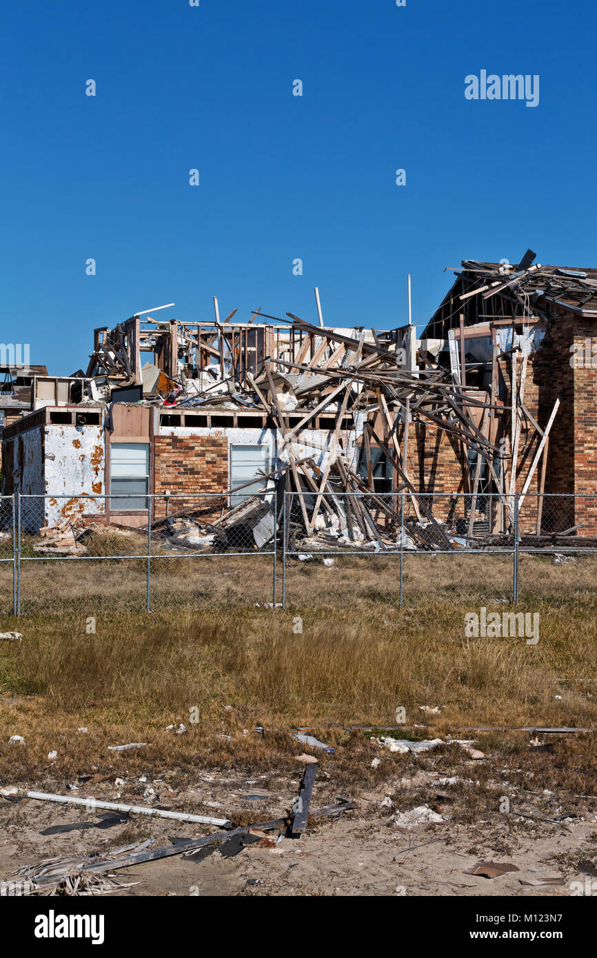 Plusieurs unités de complexe d'appartements totalement détruit par l'ouragan Harvey, août 2017. Banque D'Images