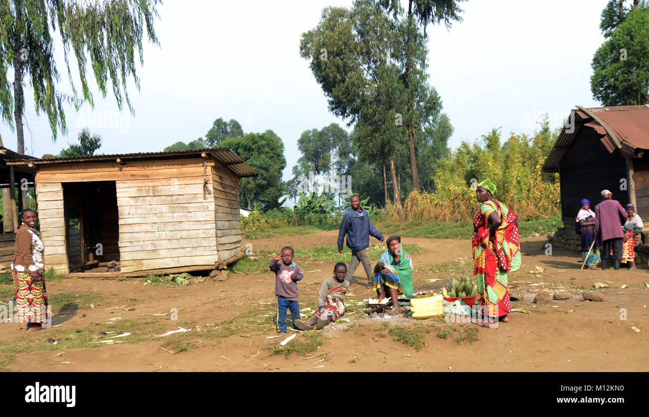 Un petit marché congolais dans la province du Nord-Kivu, D.R.C Banque D'Images