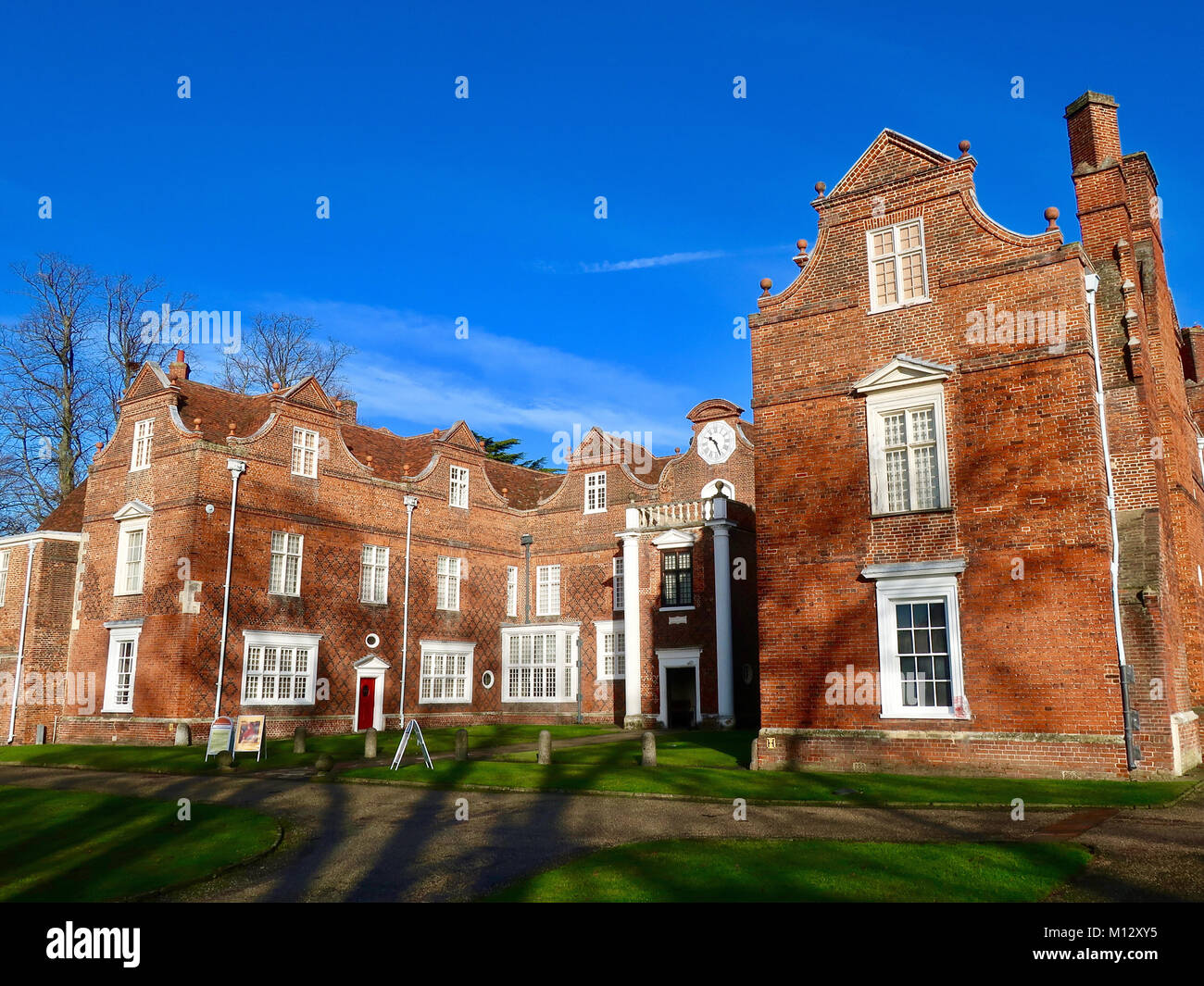 Christchurch mansion sur une journée d'hiver ensoleillée à Christchurch park, Ipswich, Suffolk. Janvier 2018. Banque D'Images