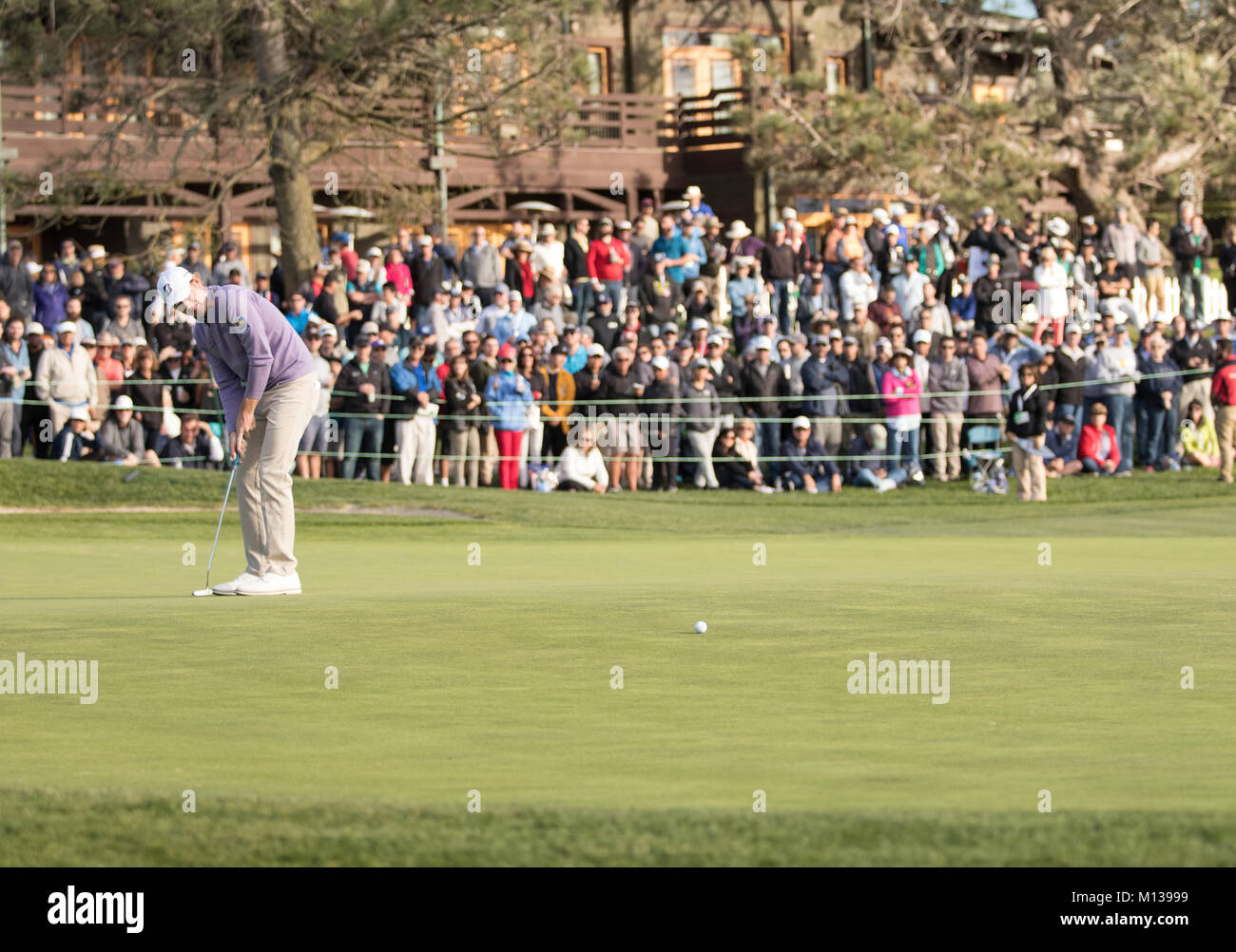 San Diego, USA . 25 janvier, 2018. Snedeker Bradnt putts la balle de golf au cours de l'assurance aux agriculteurs Ouvrir à San Diego, Californie le Jeudi, Janvier 25, 2018 (Rishi Deka). Credit : Rishi Deka/Alamy Live News Banque D'Images